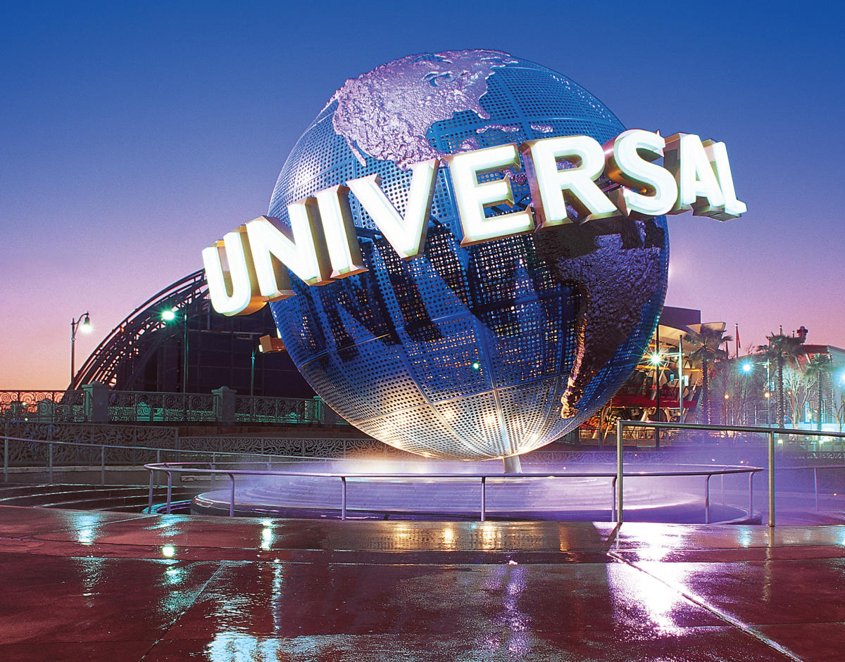 Universal globe at Universal Orlando Resort